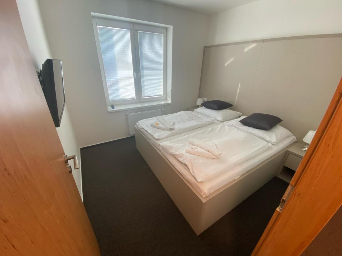 Hotel Rakovec Brno Esterno foto