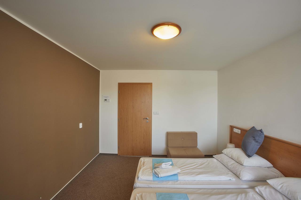 Hotel Rakovec Brno Esterno foto